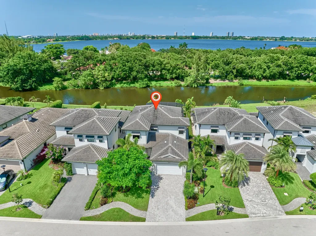2819 Gin Berry Way West Palm Beach FL 33401