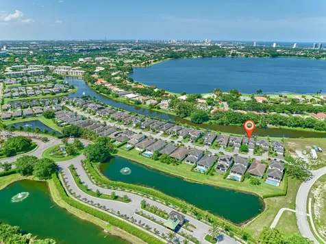 2819 Gin Berry Way West Palm Beach FL 33401