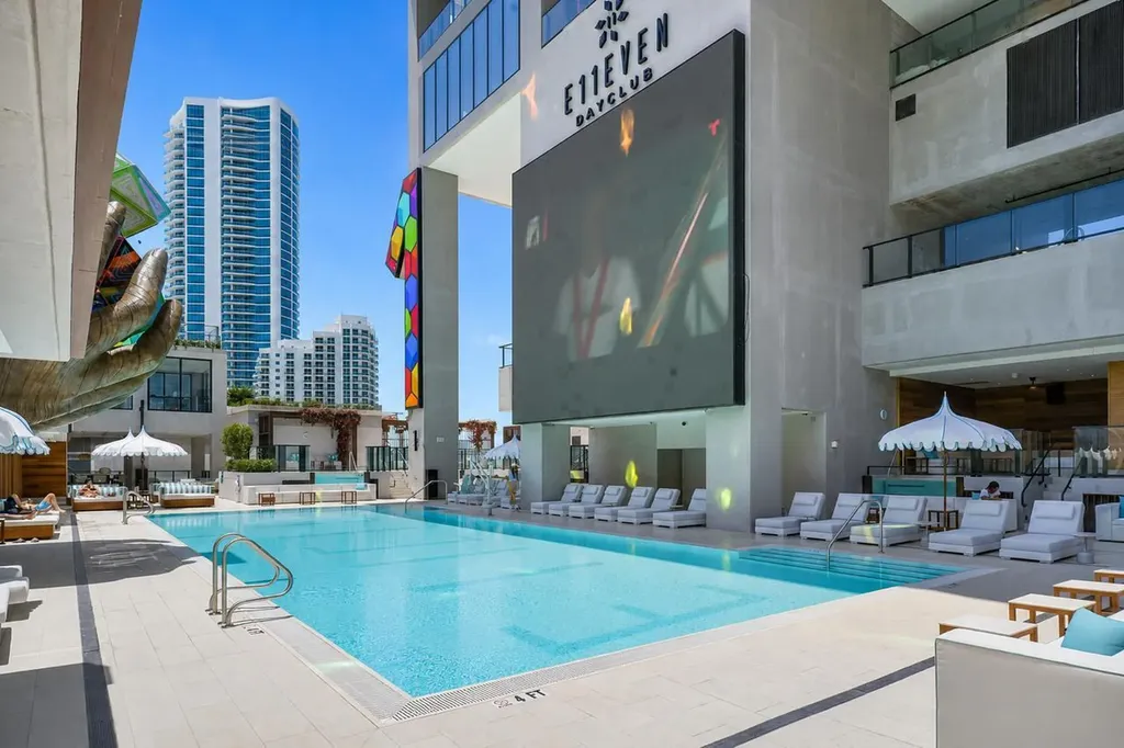 20 NE 11th Street Miami FL 33132