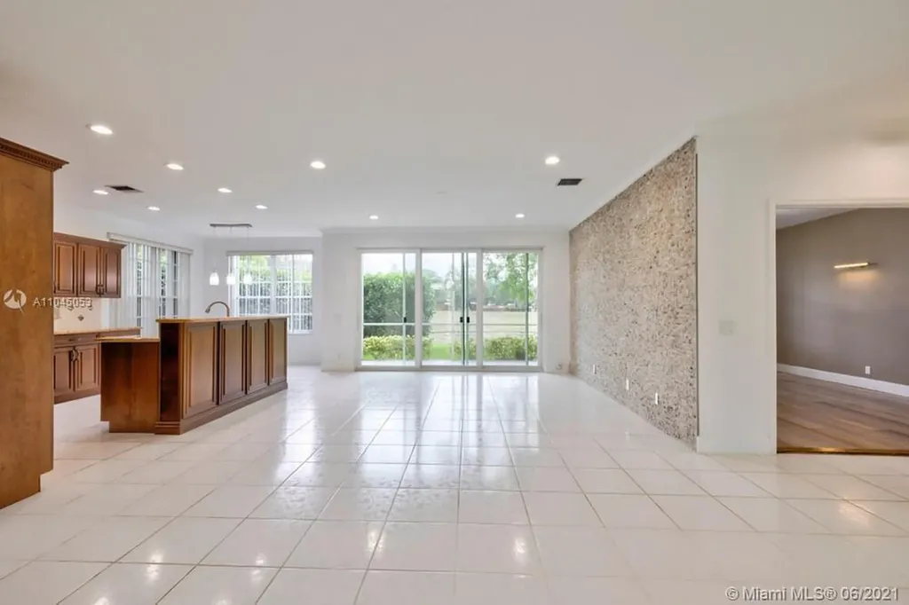 12375 NW 10th Drive Coral Springs FL 33071