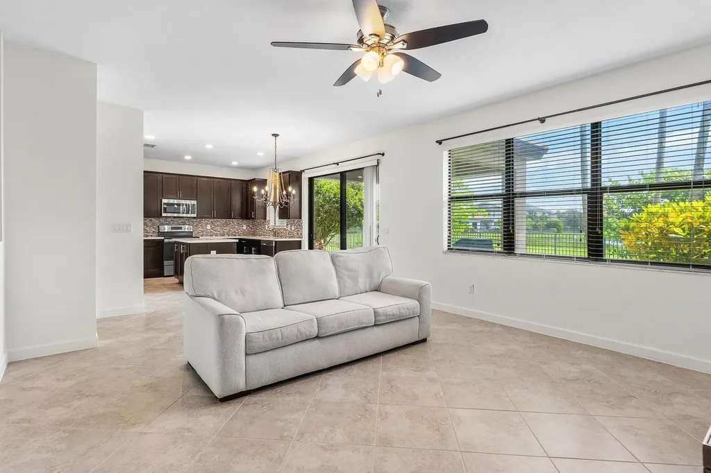 5428 Sandbirch Way Lake Worth FL 33463