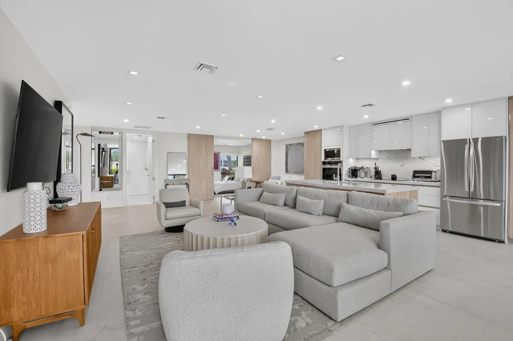 403 Bridgewood Court Boca Raton FL 33434