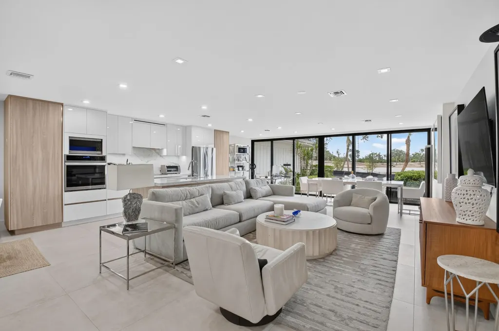 403 Bridgewood Court Boca Raton FL 33434