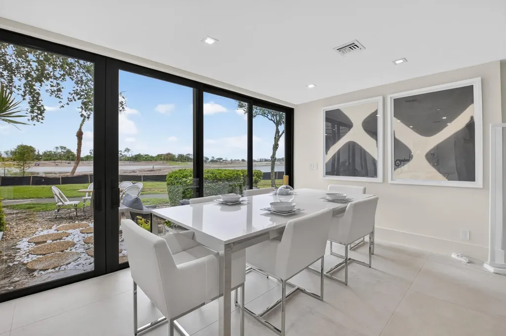 403 Bridgewood Court Boca Raton FL 33434