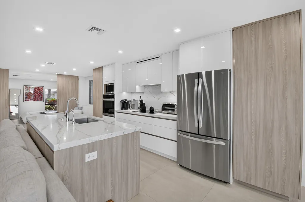 403 Bridgewood Court Boca Raton FL 33434