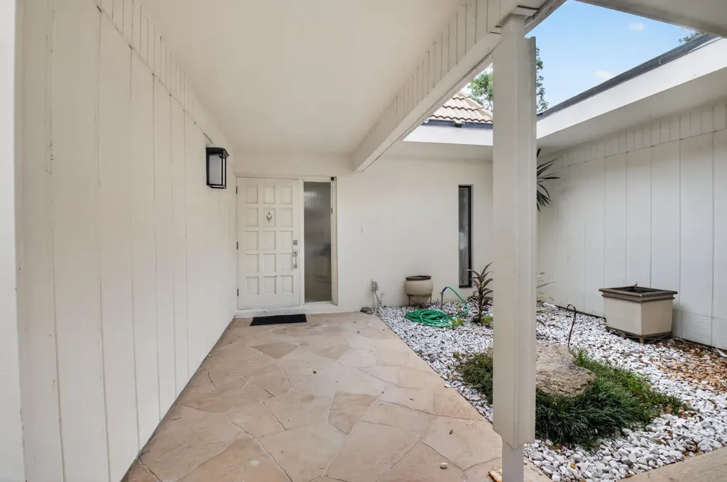 403 Bridgewood Court Boca Raton FL 33434