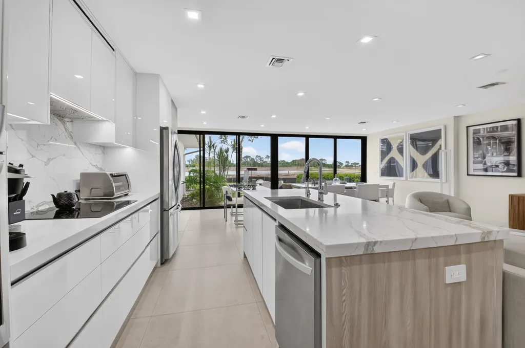 403 Bridgewood Court Boca Raton FL 33434