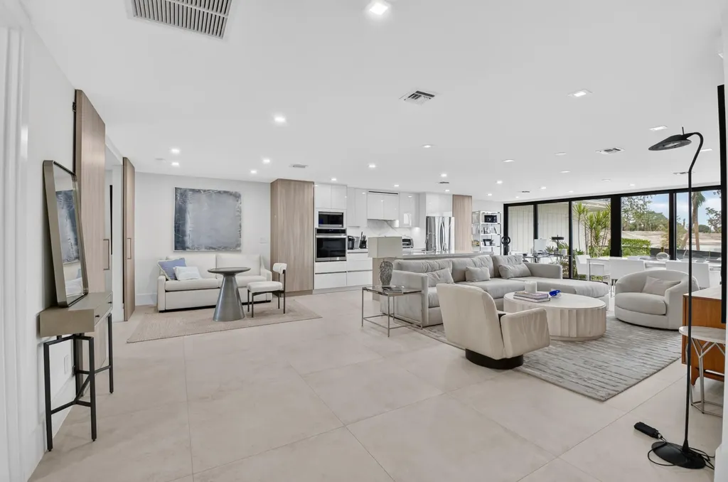 403 Bridgewood Court Boca Raton FL 33434
