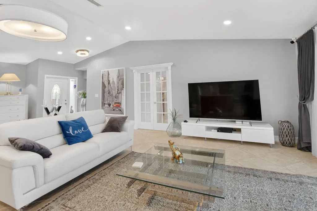 10305 Crosswind Road Boca Raton FL 33498