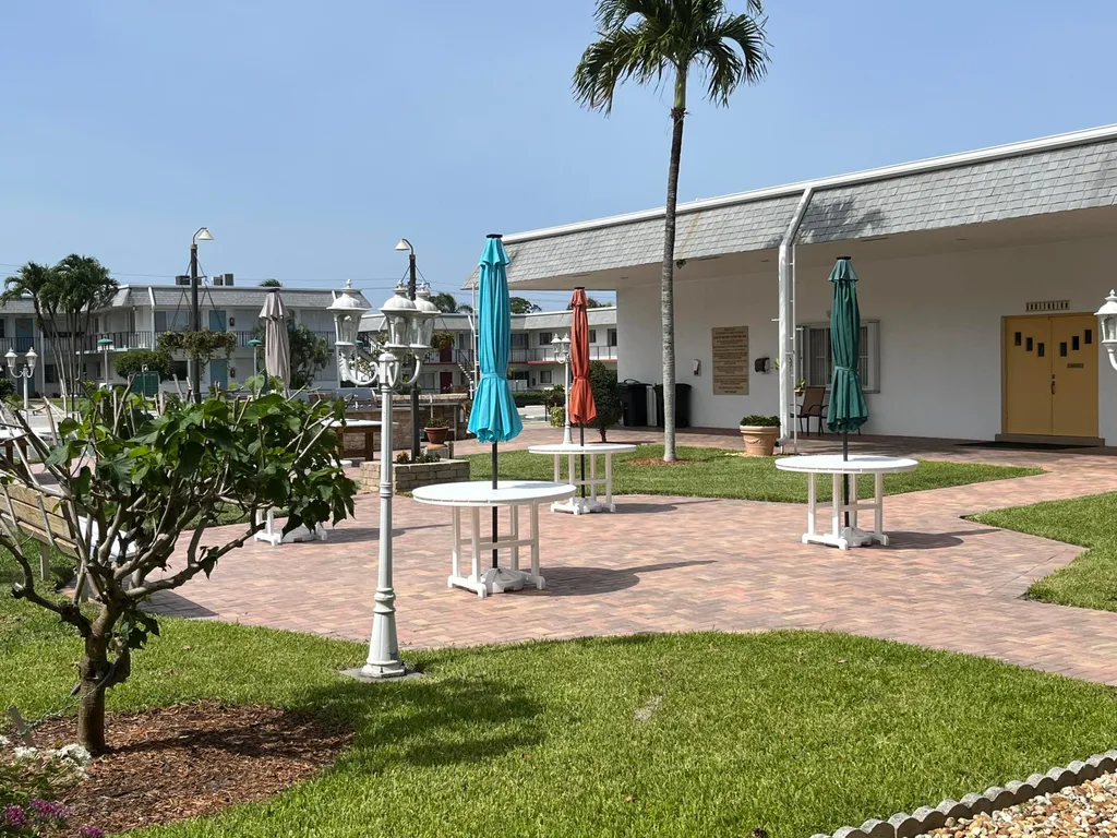 2840 Cynthia Lane Lake Worth Beach FL 33461