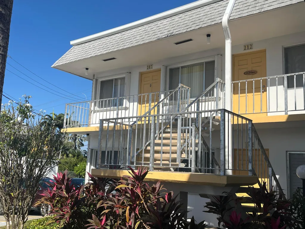 2840 Cynthia Lane Lake Worth Beach FL 33461