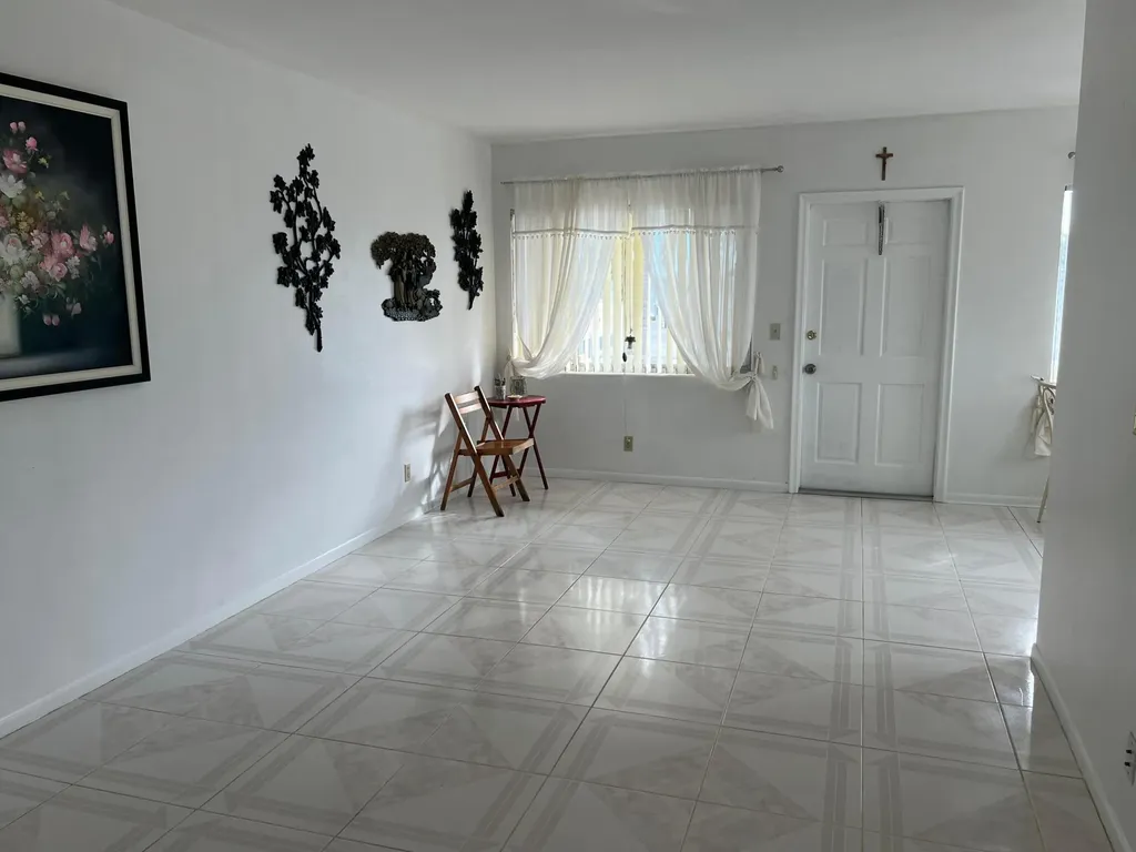 2840 Cynthia Lane Lake Worth Beach FL 33461
