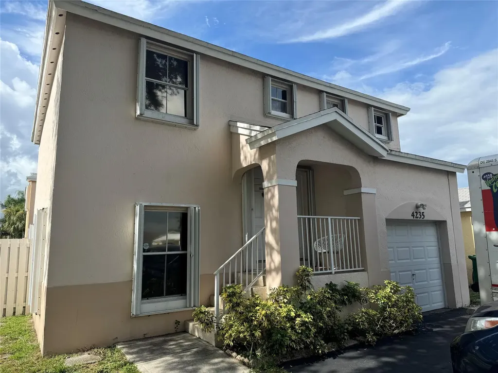 4235 SW 72nd Way Davie FL 33314
