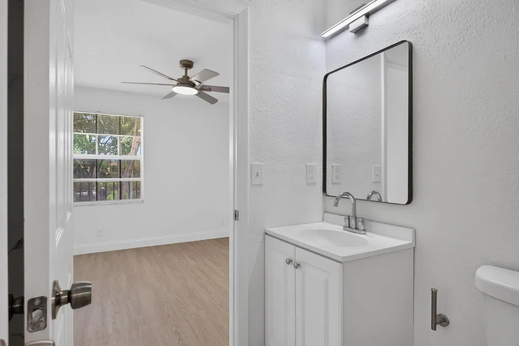 11451 Lakeview Drive Coral Springs FL 33071