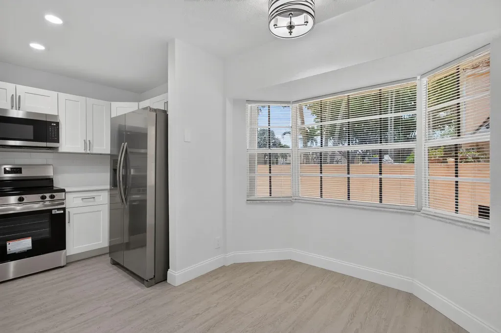 11451 Lakeview Drive Coral Springs FL 33071