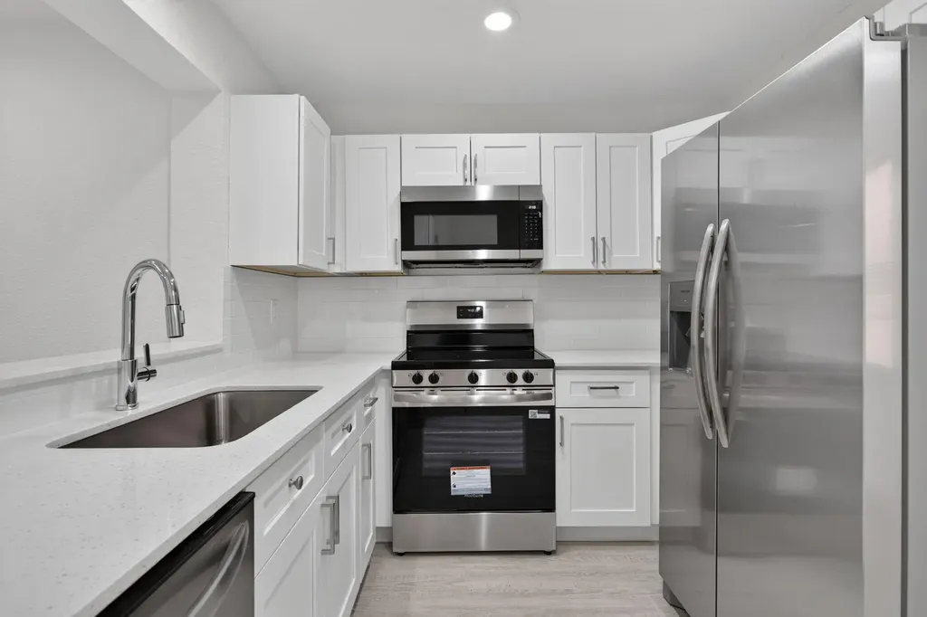 11451 Lakeview Drive Coral Springs FL 33071