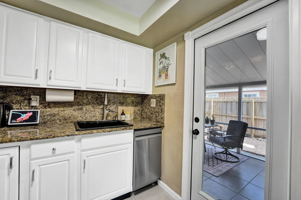 5940 NE 2nd Avenue Oakland Park FL 33334
