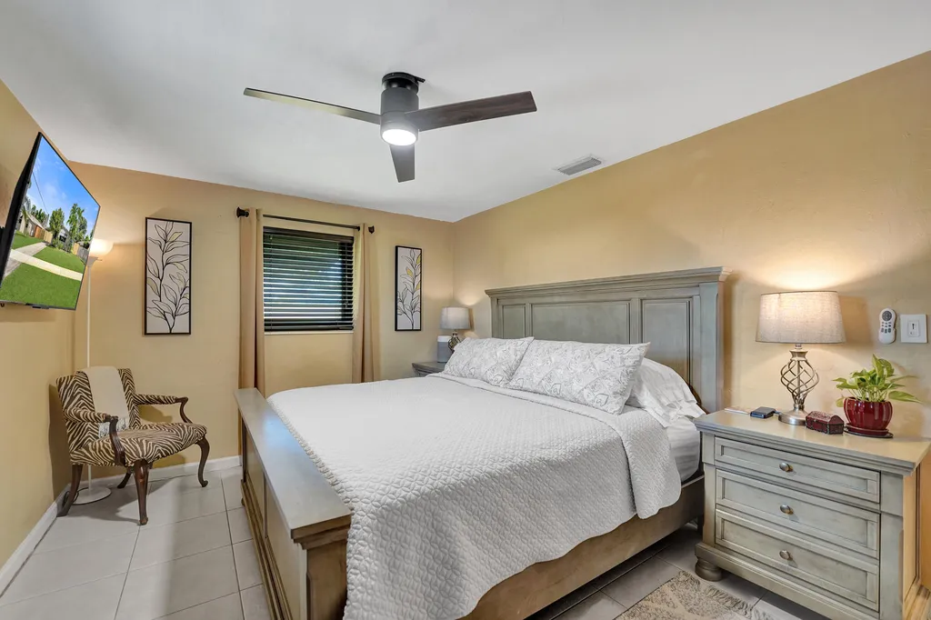 5940 NE 2nd Avenue Oakland Park FL 33334