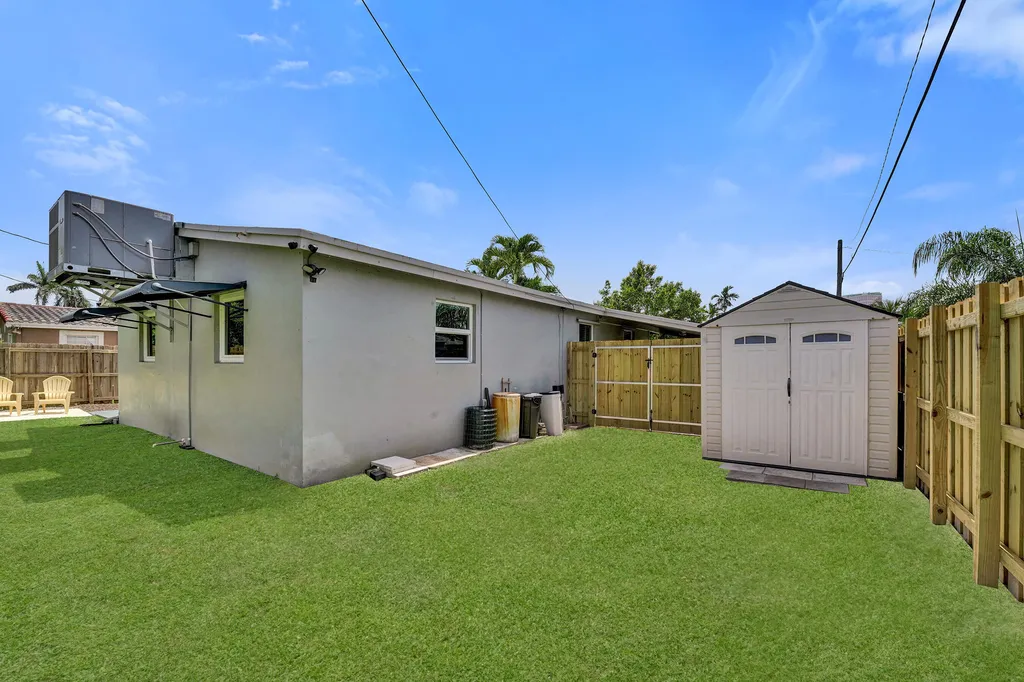 5940 NE 2nd Avenue Oakland Park FL 33334