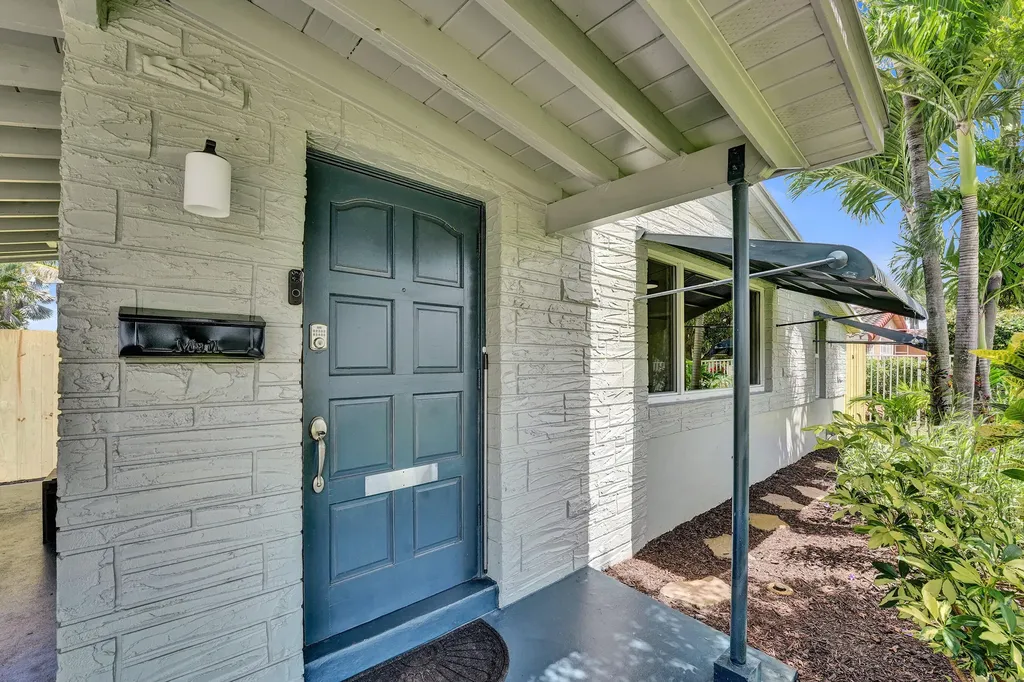 5940 NE 2nd Avenue Oakland Park FL 33334