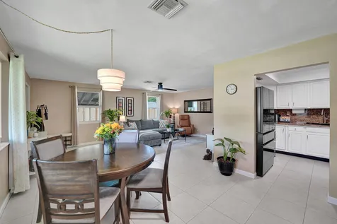 5940 NE 2nd Avenue Oakland Park FL 33334