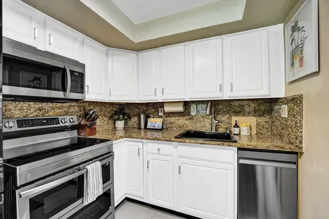 5940 NE 2nd Avenue Oakland Park FL 33334