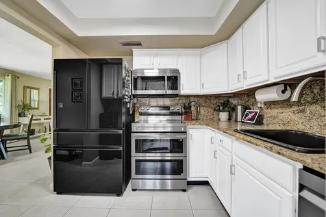 5940 NE 2nd Avenue Oakland Park FL 33334