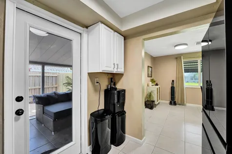 5940 NE 2nd Avenue Oakland Park FL 33334