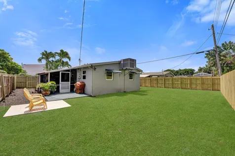 5940 NE 2nd Avenue Oakland Park FL 33334