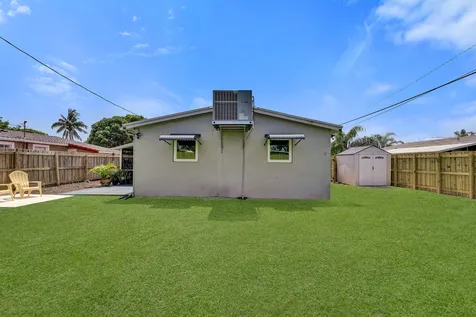 5940 NE 2nd Avenue Oakland Park FL 33334