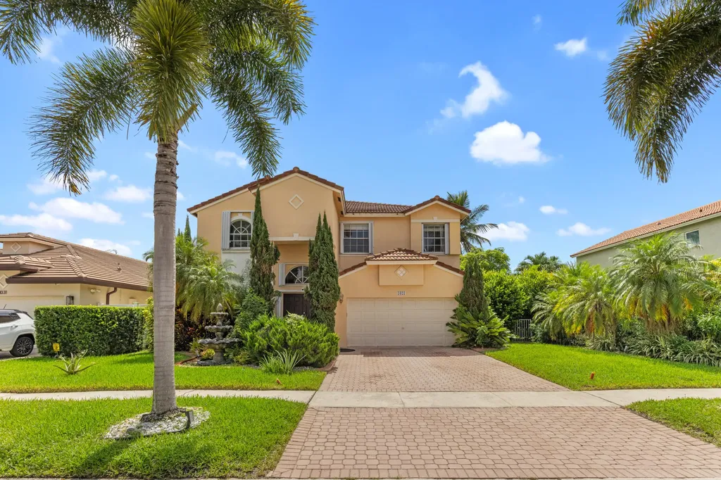 1021 NW 185th Avenue Pembroke Pines FL 33029