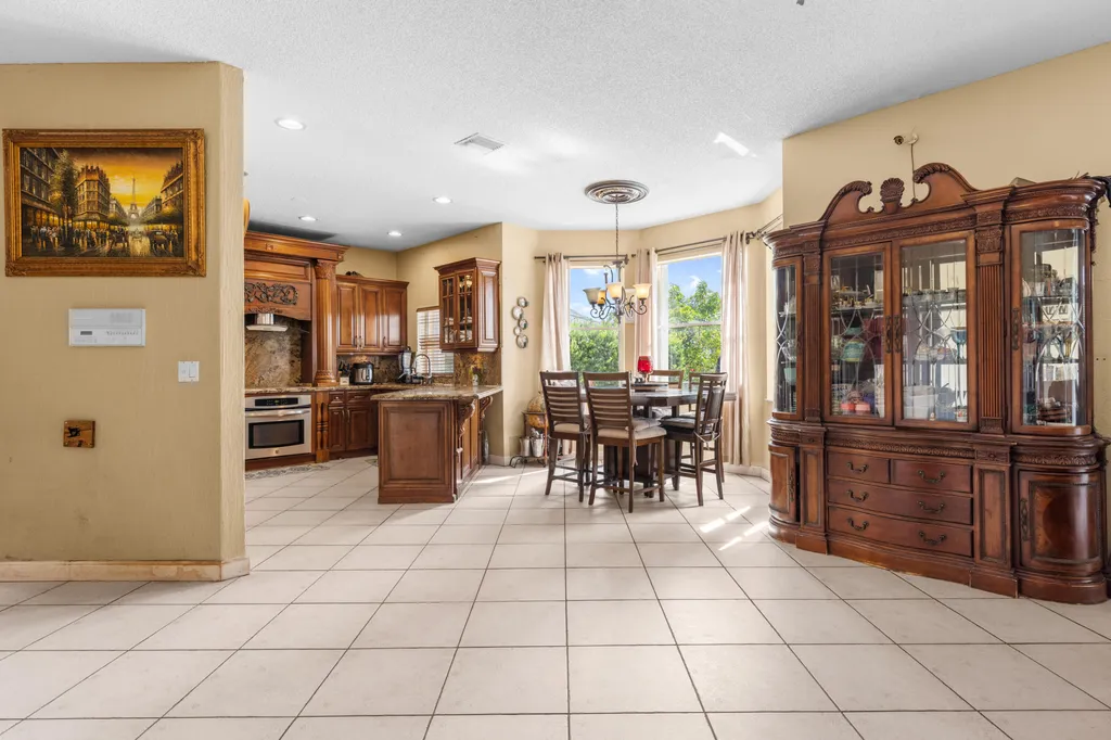 1021 NW 185th Avenue Pembroke Pines FL 33029