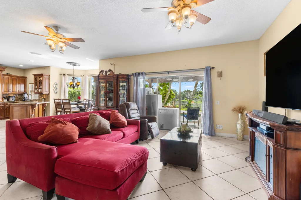 1021 NW 185th Avenue Pembroke Pines FL 33029