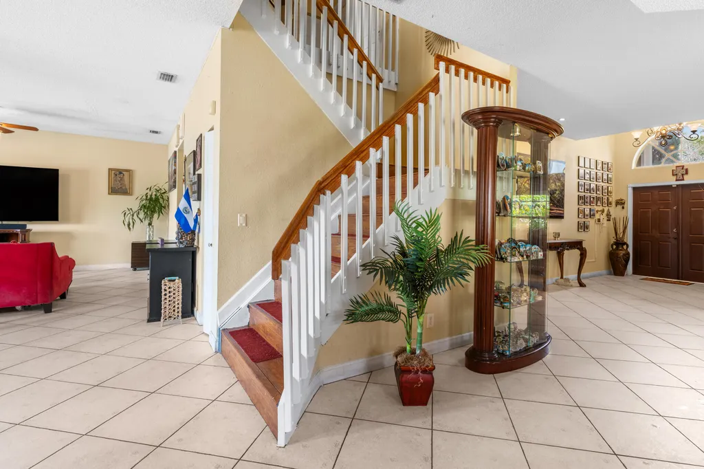 1021 NW 185th Avenue Pembroke Pines FL 33029