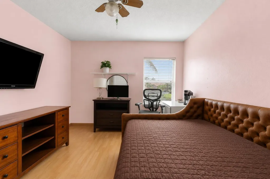 1021 NW 185th Avenue Pembroke Pines FL 33029