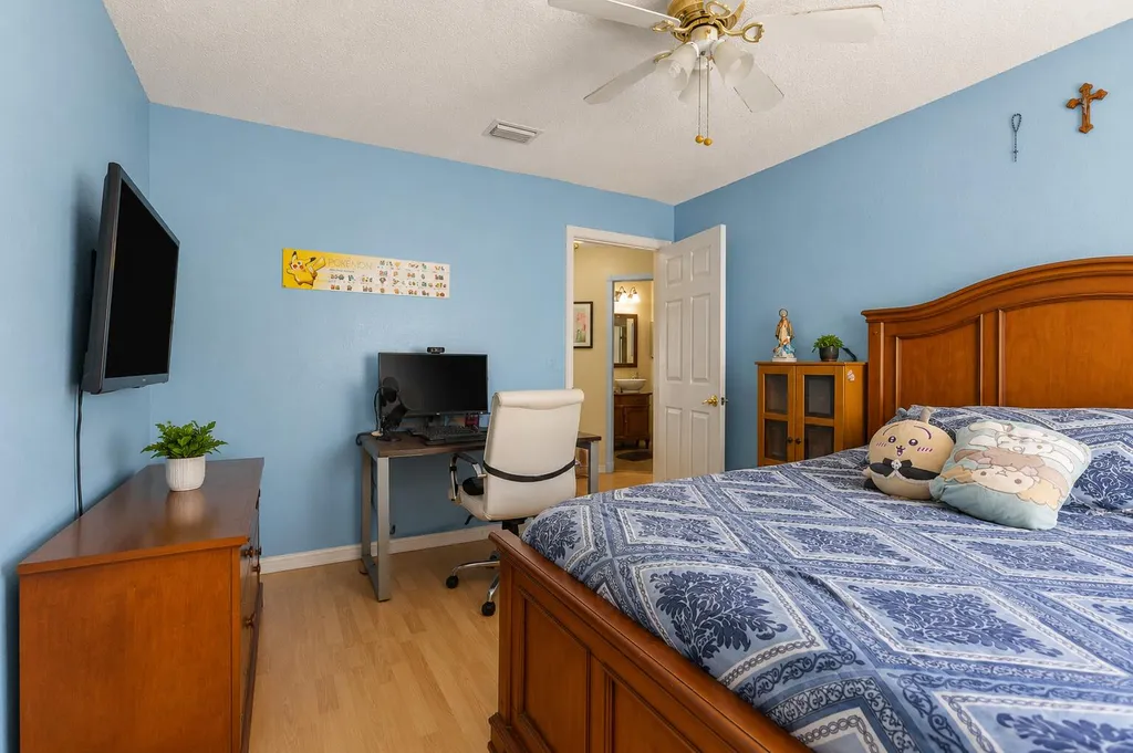 1021 NW 185th Avenue Pembroke Pines FL 33029