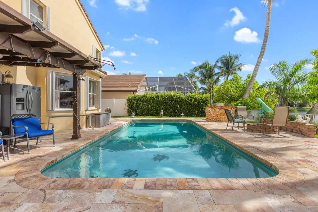 1021 NW 185th Avenue Pembroke Pines FL 33029