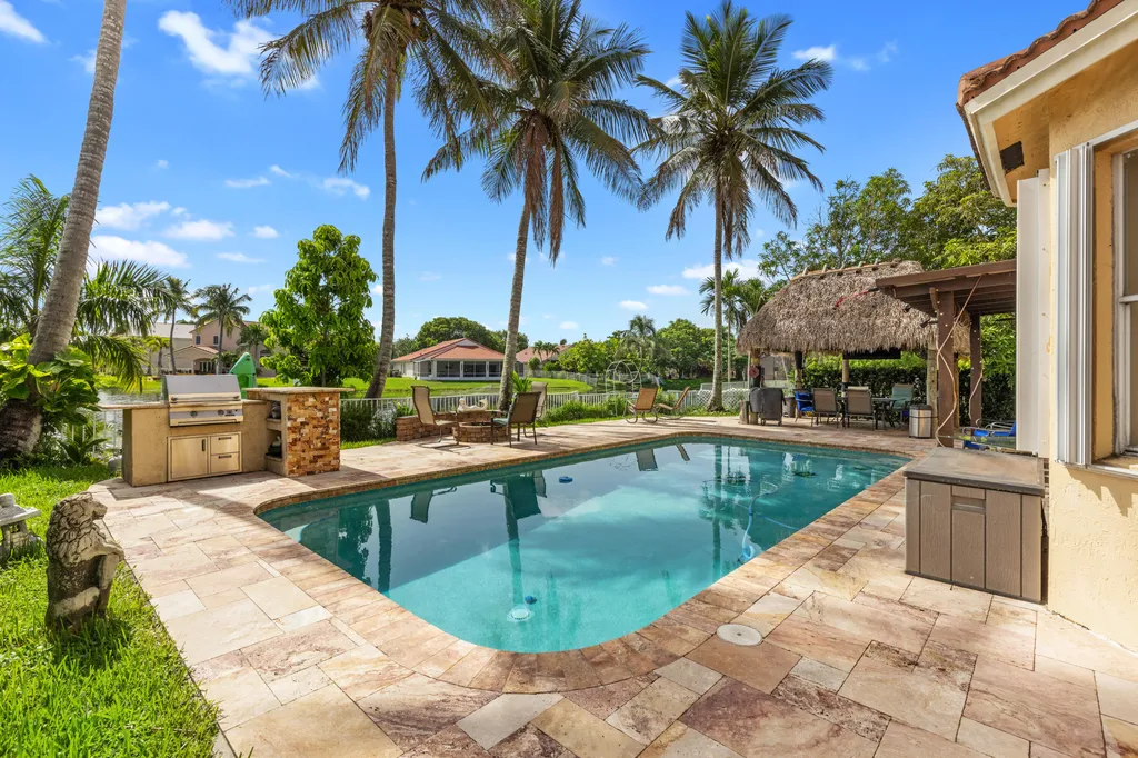 1021 NW 185th Avenue Pembroke Pines FL 33029
