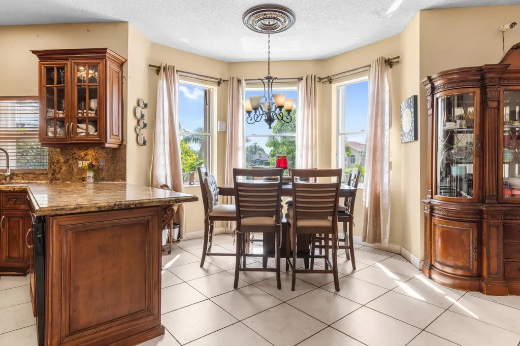 1021 NW 185th Avenue Pembroke Pines FL 33029