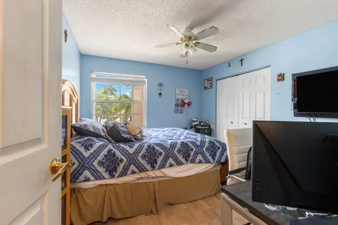 1021 NW 185th Avenue Pembroke Pines FL 33029