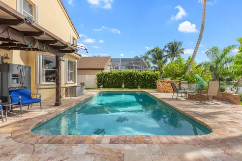 1021 NW 185th Avenue Pembroke Pines FL 33029