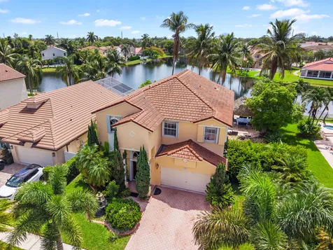 1021 NW 185th Avenue Pembroke Pines FL 33029