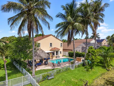 1021 NW 185th Avenue Pembroke Pines FL 33029