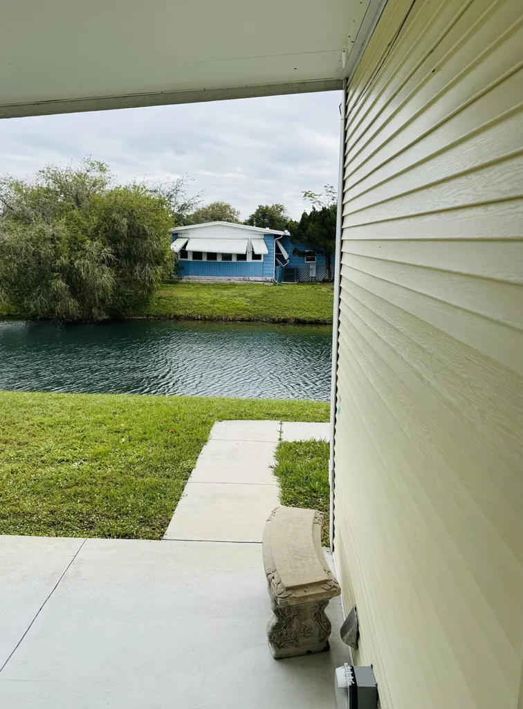 7300 20th Street Vero Beach FL 32966