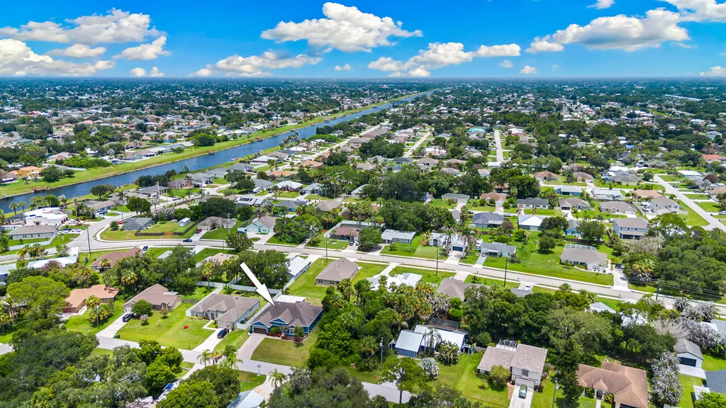 2357 SW Independence Road Port St Lucie FL 34953