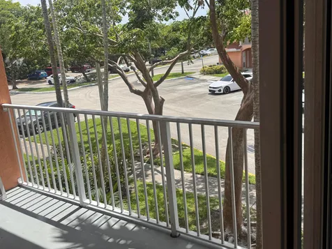 6936 SW 39th Street Davie FL 33314