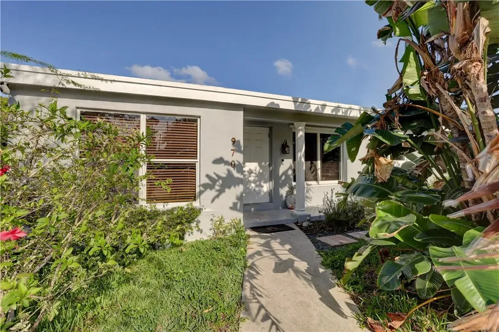 970 SW 3rd Avenue Pompano Beach FL 33060