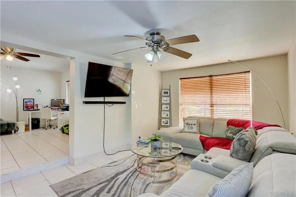 970 SW 3rd Avenue Pompano Beach FL 33060