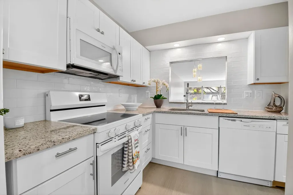 2018 SW 29th Court Delray Beach FL 33445