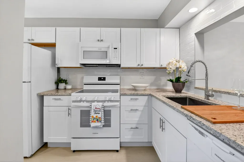 2018 SW 29th Court Delray Beach FL 33445
